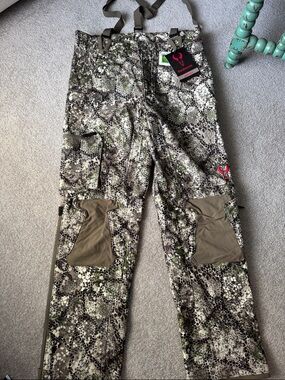 Badlands Men’s Calor Hunting Pants - Green Multi